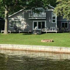 A68 Lakefront 4+ bedroom on Main Canadian