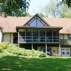 C41 Beautiful Chalet cottage on West Canadian Lake