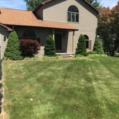 D40 Very spacious home on East Canadian Lake