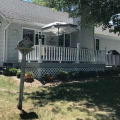 SELL Cute ranch lakefront on Far West Canadian