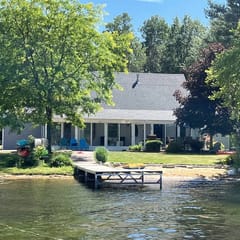 W82 Lakefront cottage on Main Canadian Lake