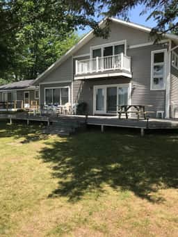 A68 Lakefront 4+ bedroom on Main Canadian - Image 3