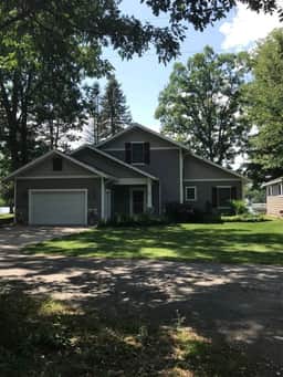 A68 Lakefront 4+ bedroom on Main Canadian - Image 2