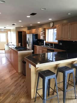B45 Large Lakefront 4 bedroom on Main Canadian - Image 3