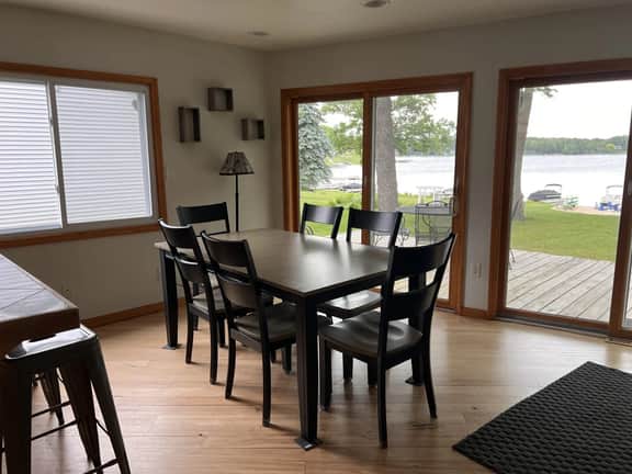 B45 Large Lakefront 4 bedroom on Main Canadian - Image 4