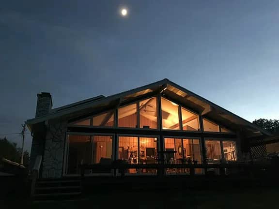 H1 Lakefront 3 bedroom / 3 bath West Canadian Lake - Image 2