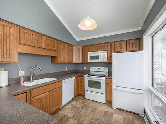 H1 Lakefront 3 bedroom / 3 bath West Canadian Lake - Image 4