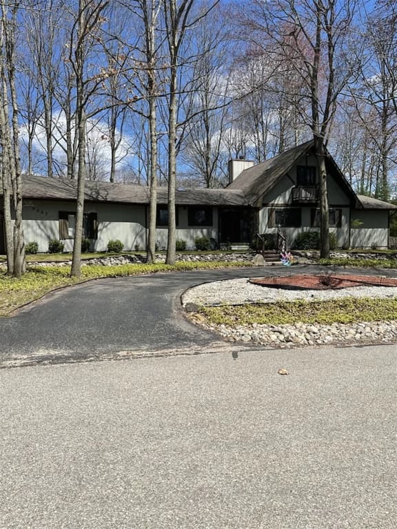 K1 - 3 bedroom/2.5 bath with loft on Highland Course - Image 1